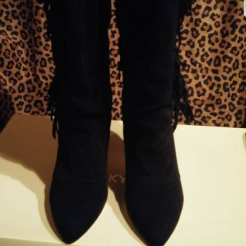 Suede fringe boot